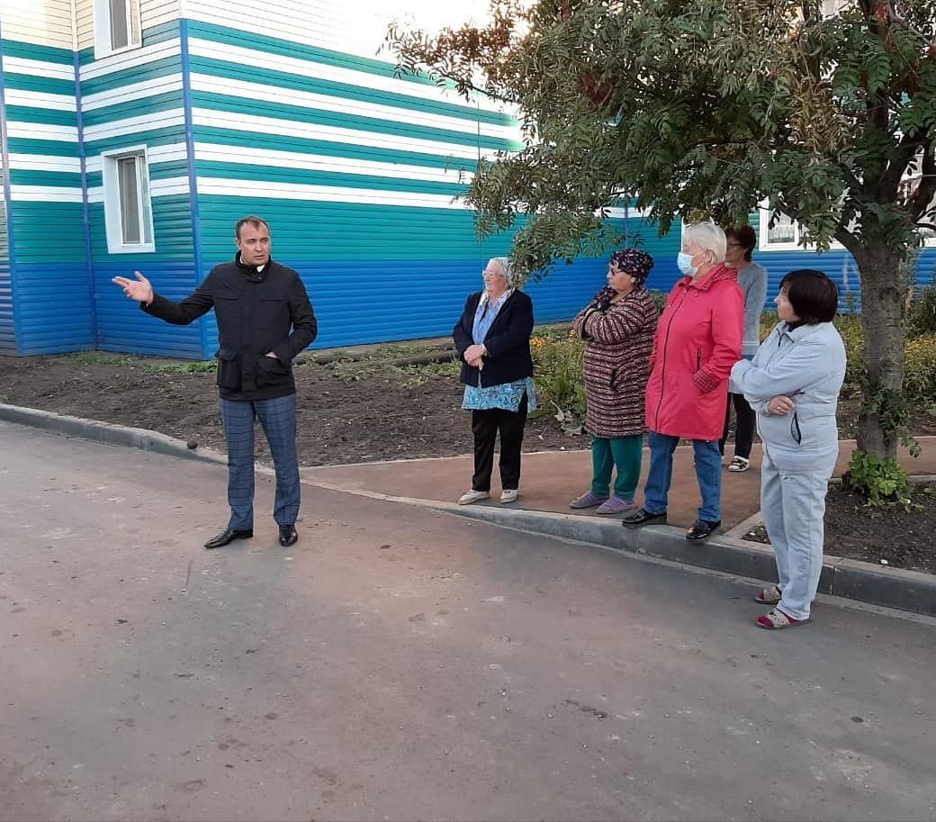 В Буинске продолжается реконструкция дворов по программе "Наш двор"