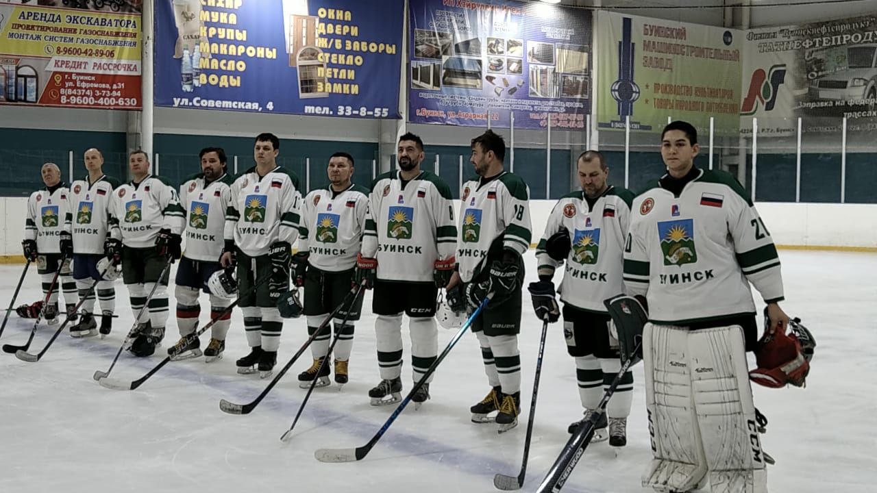 В Буинске организовали товарищеский матч по хоккею фото