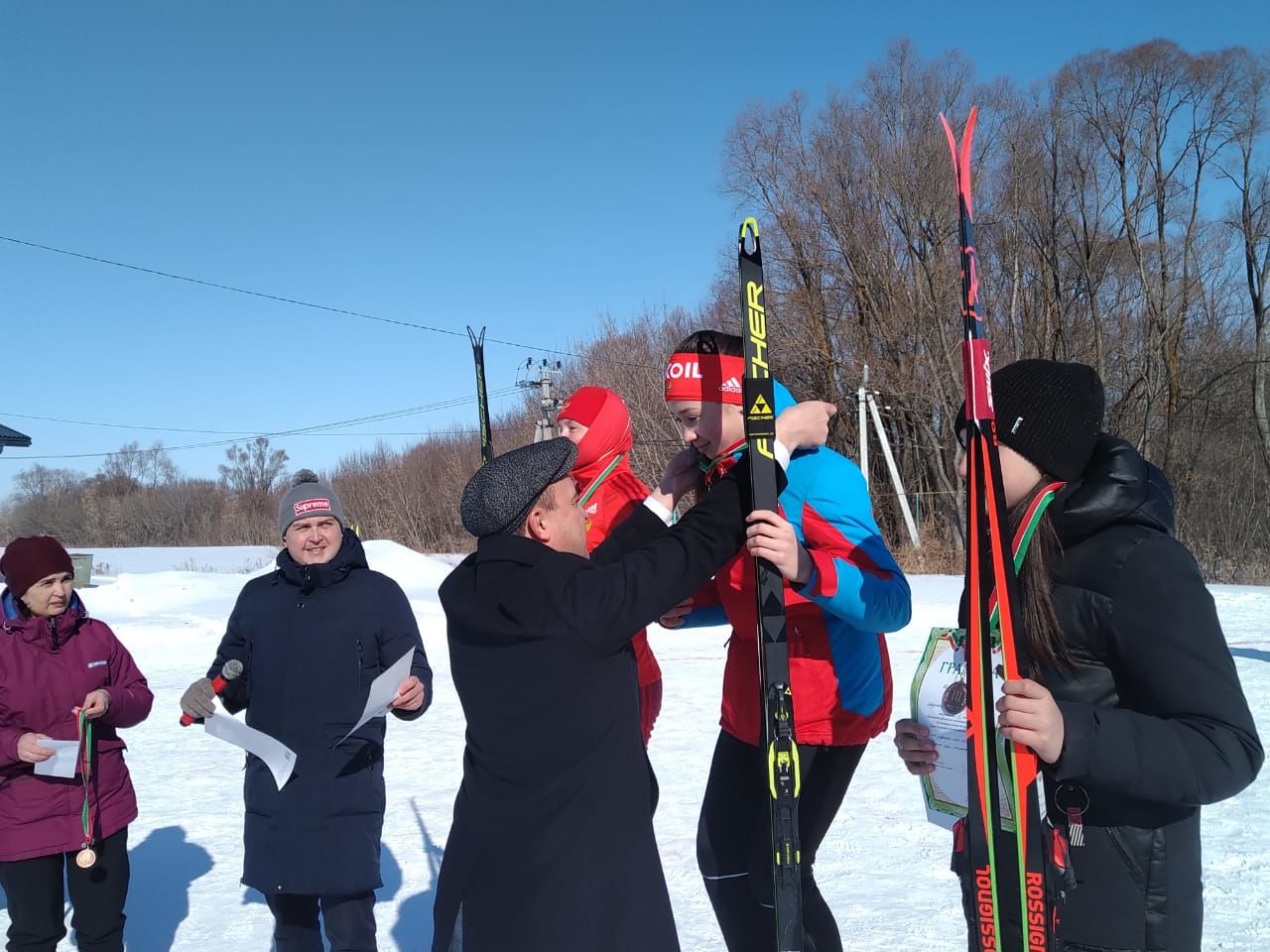 Сегодня на лыжной базе прошли соревнования по лыжным гонкам на Кубок главы района