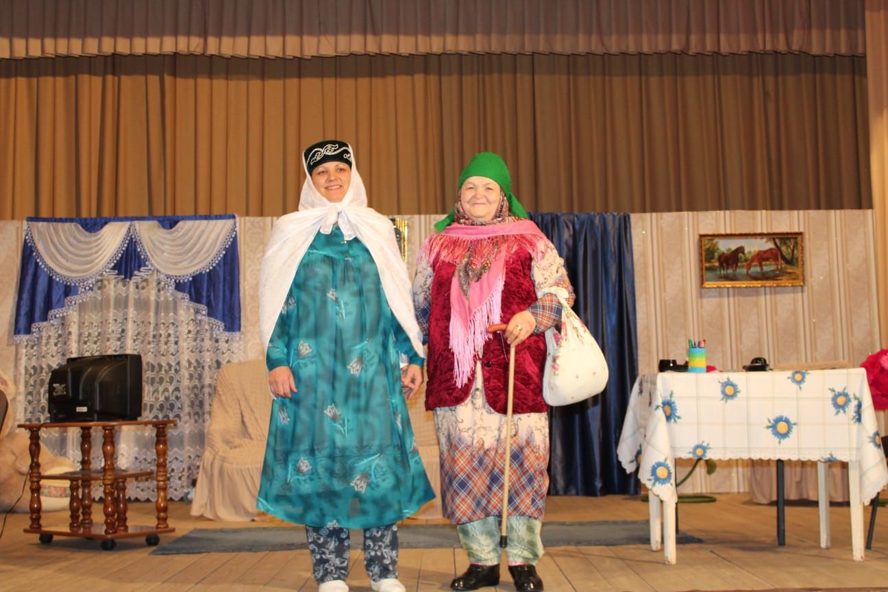 Жители села Адав-Тулумбаево сыграли спектакль, который достоин показа на республиканской сцене