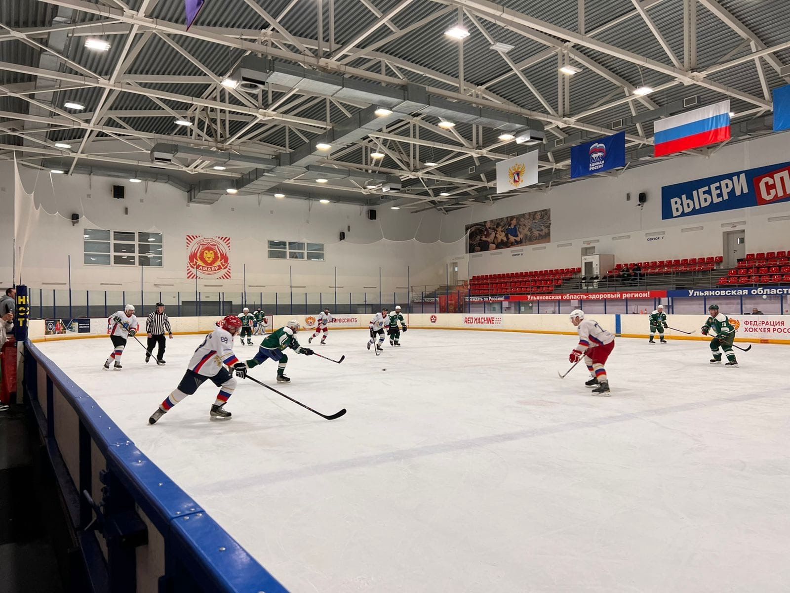 Сегодня в Буинске состоялась товарищеская игра по хоккею между командами Буинск-Ульяновск