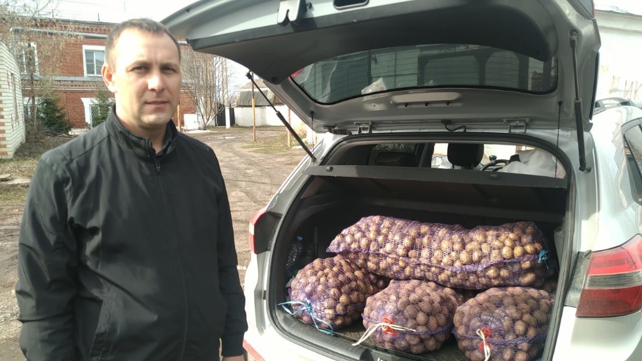 В Буинский район доставлена элитные семяна для занимающихся выращиванием на территории сельских поселений картофеля хозяйств  (фоторепортаж)