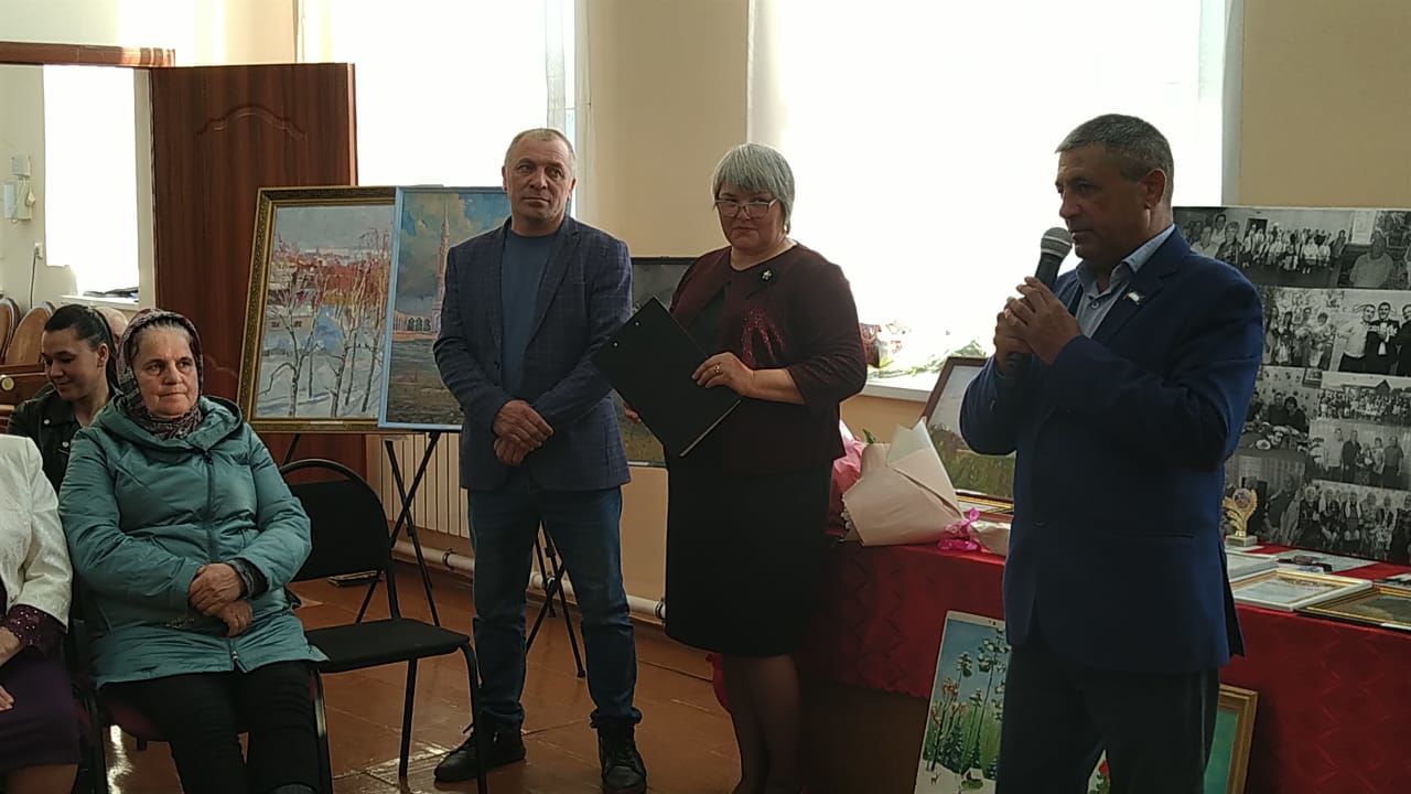 Состоялась выставка картин местного художника Ильгиза Исхакова