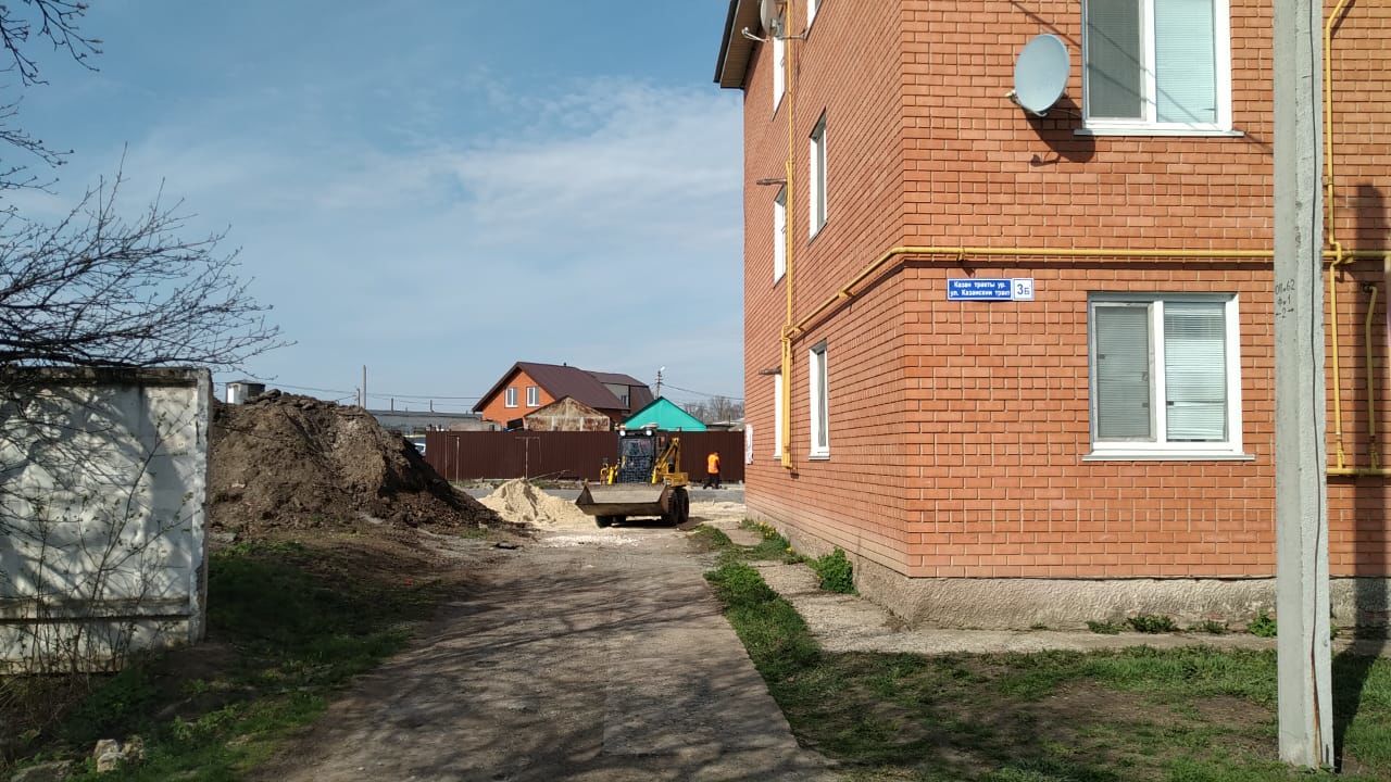 В Буинске проводится благоустройство территорий многоквартирных домов по программе "Наш двор" (+фото)
