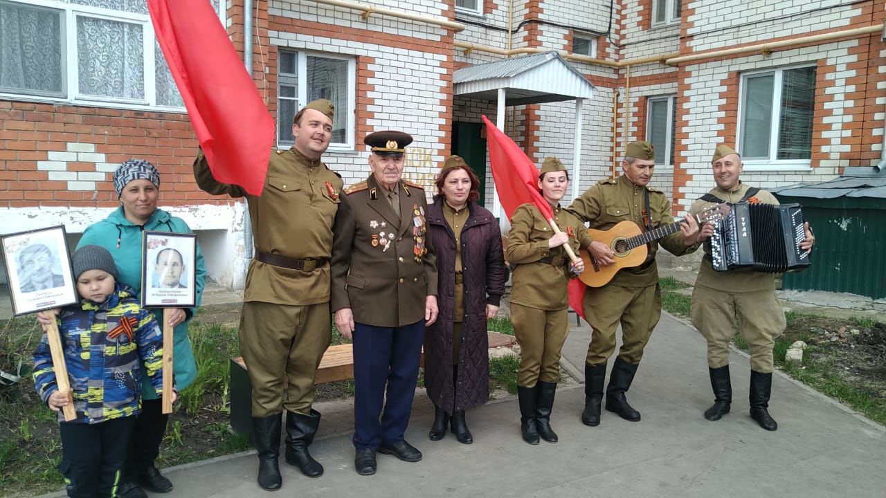 Приближается День Победы: в Буинске и ветераны пели под гармонь (фоторепортаж, видео)&nbsp;