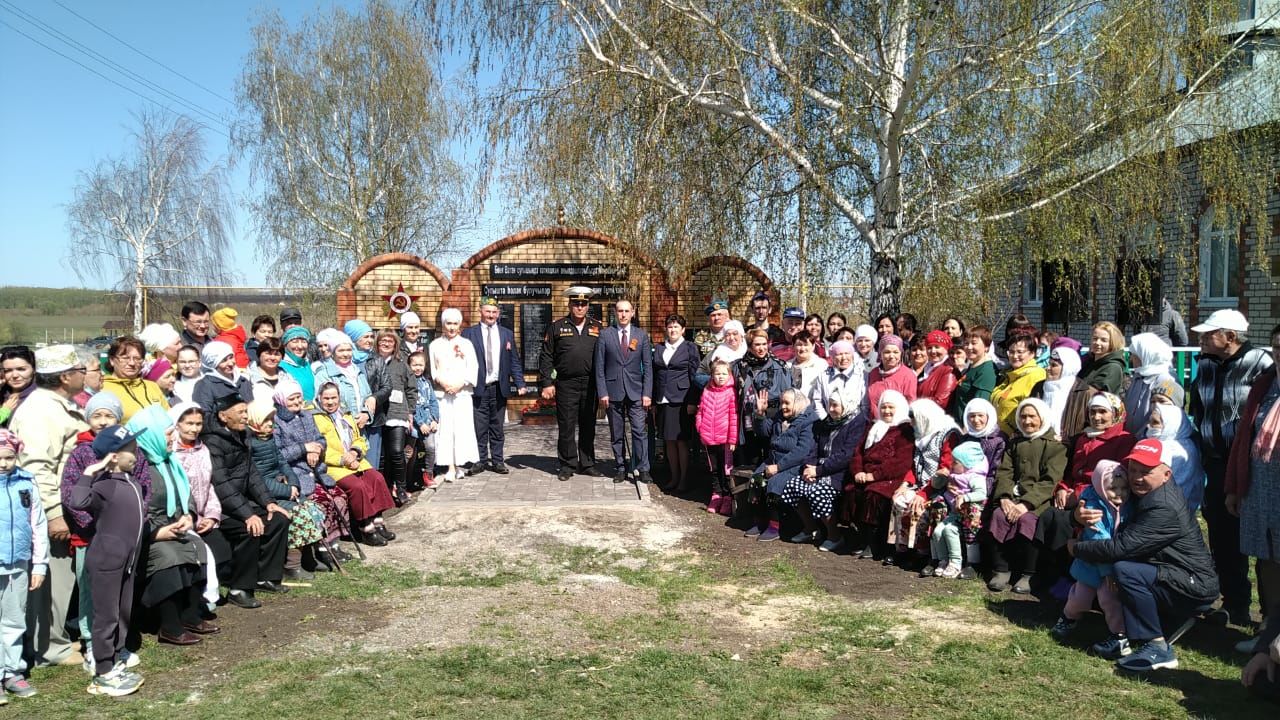 В деревне Атабай-Анкебе Буинского района состоялось открытие обновленного памятника (+фото)