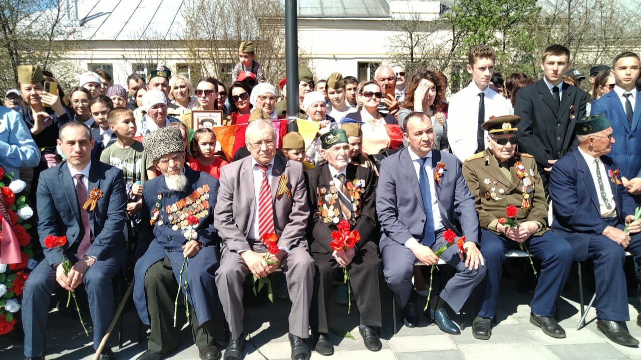 Буинск отмечает 77-ю годовщину Великой Победы (фоторепортаж 1-ая часть)