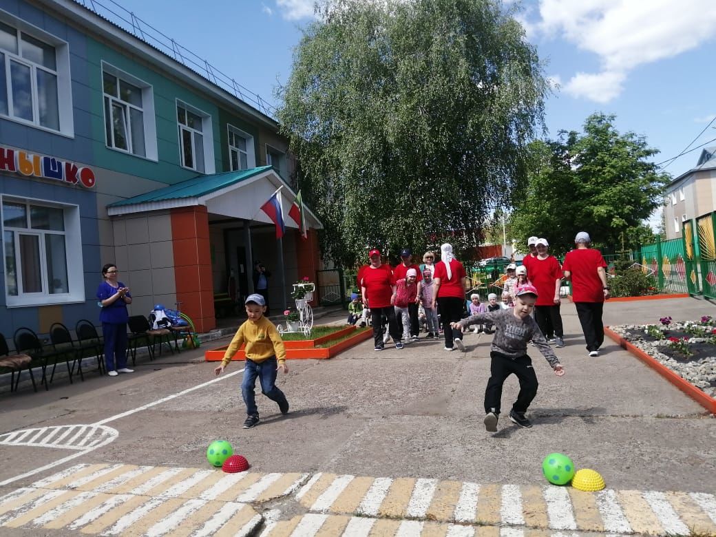 Весёлые старты  в Буинске с участием детей и пожилых
