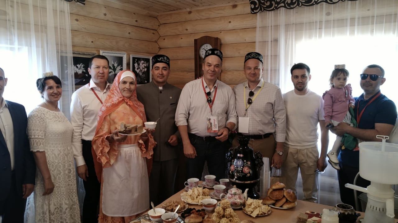 Буинское подворье "Буа-Алан" на Сабантуе в Берёзовой роще посетили Рустам Минниханов и Минтимер Шаймиев (+фото)