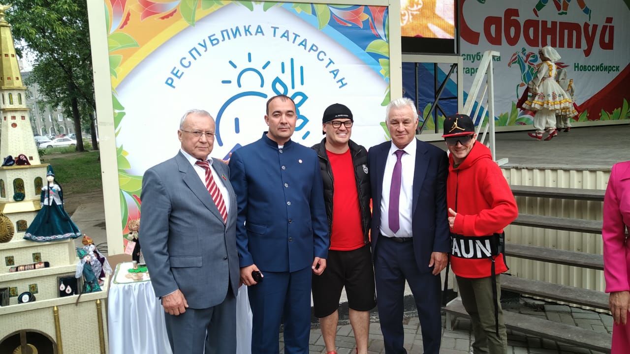 Глава Буинского района приветстовал гостей Сабантуя в Новосибирске (+фото, видео)