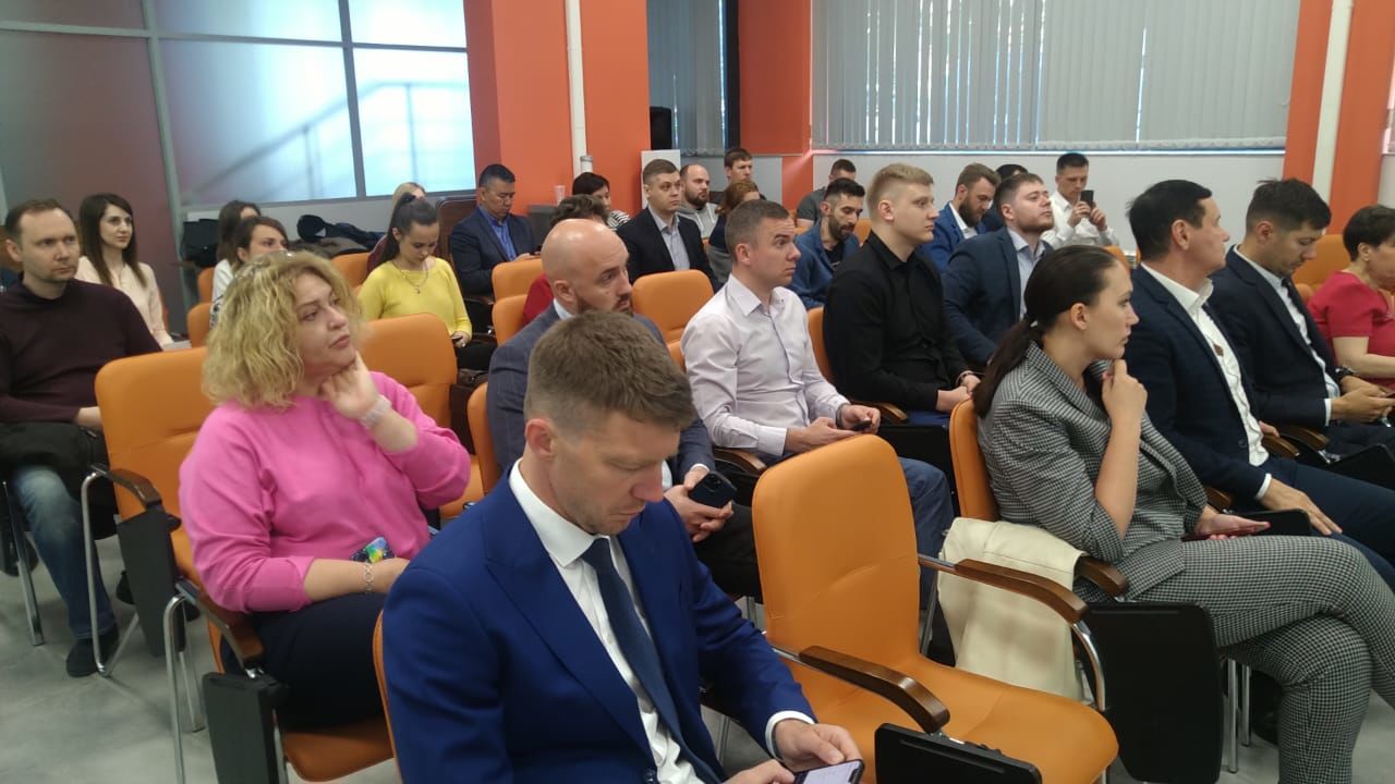 Глава муниципального района Ранис Камартдинов в Новосибирске встречался с предпринимателями. (+фото)
