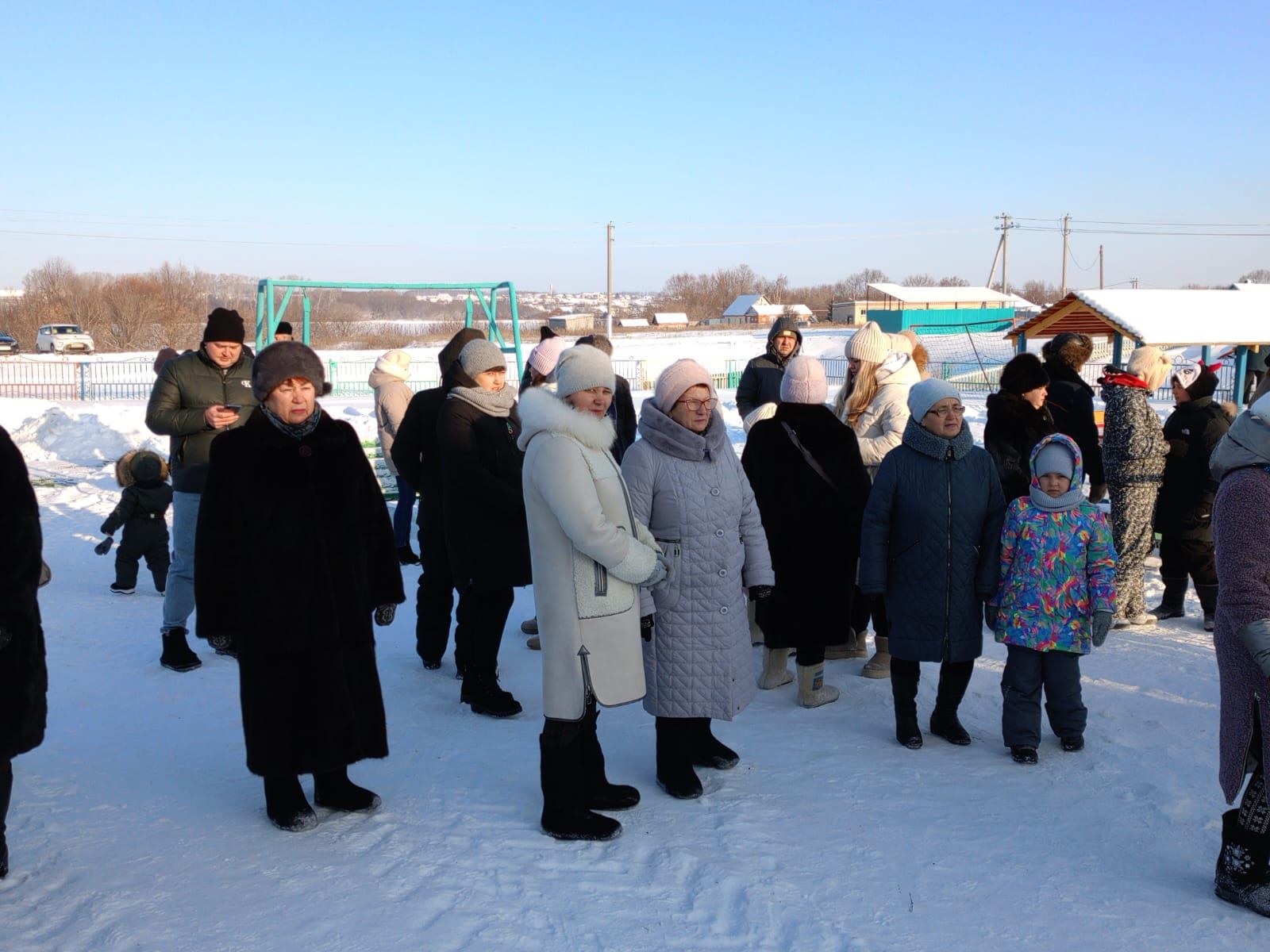 Новогодний праздник подарило детям Буинское землячество