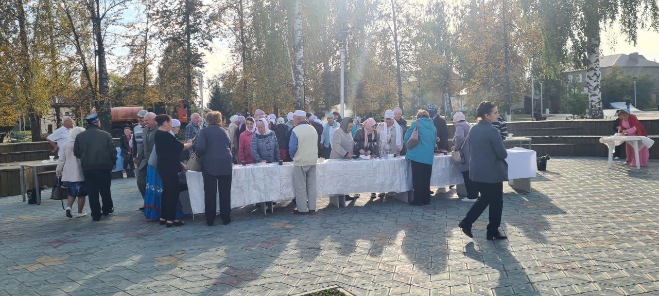 Сегодня в Буинске поздравили  людей серебряного возраста (+фото, видео )