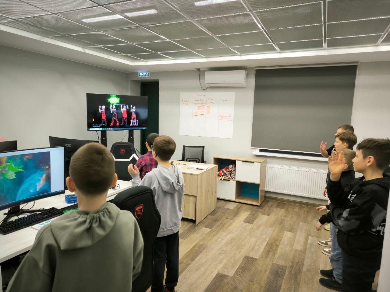 Программировать и проектировать учат в молодёжном центре «Мирас» Буинска