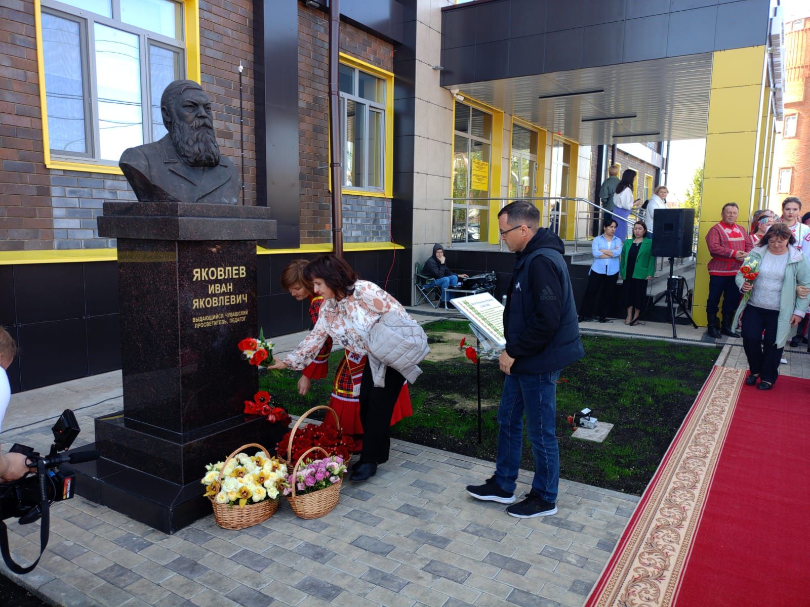 Сегодня в Буинске открыли памятник просветителю Ивану Яковлеву