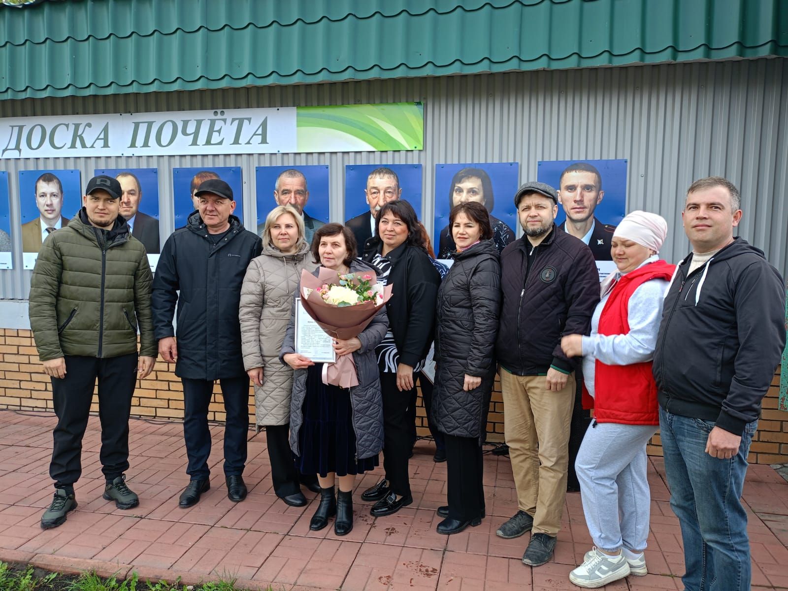 Сегодня в Буинске открыли обновленную Доску почета (+фото)