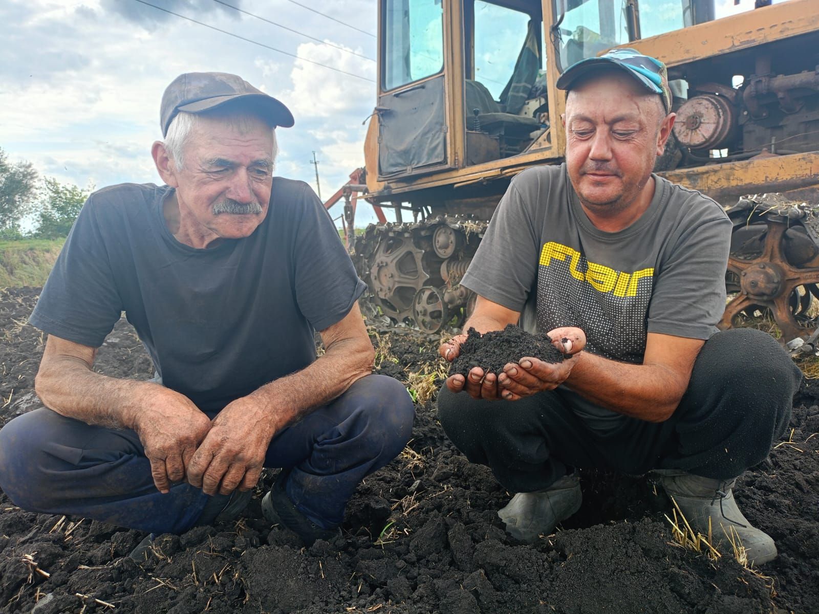 В Буинском районе, в селе Новое Тинчали, на полях агрофирмы и в фермерских хозяйствах кипит работа (фото, видео)