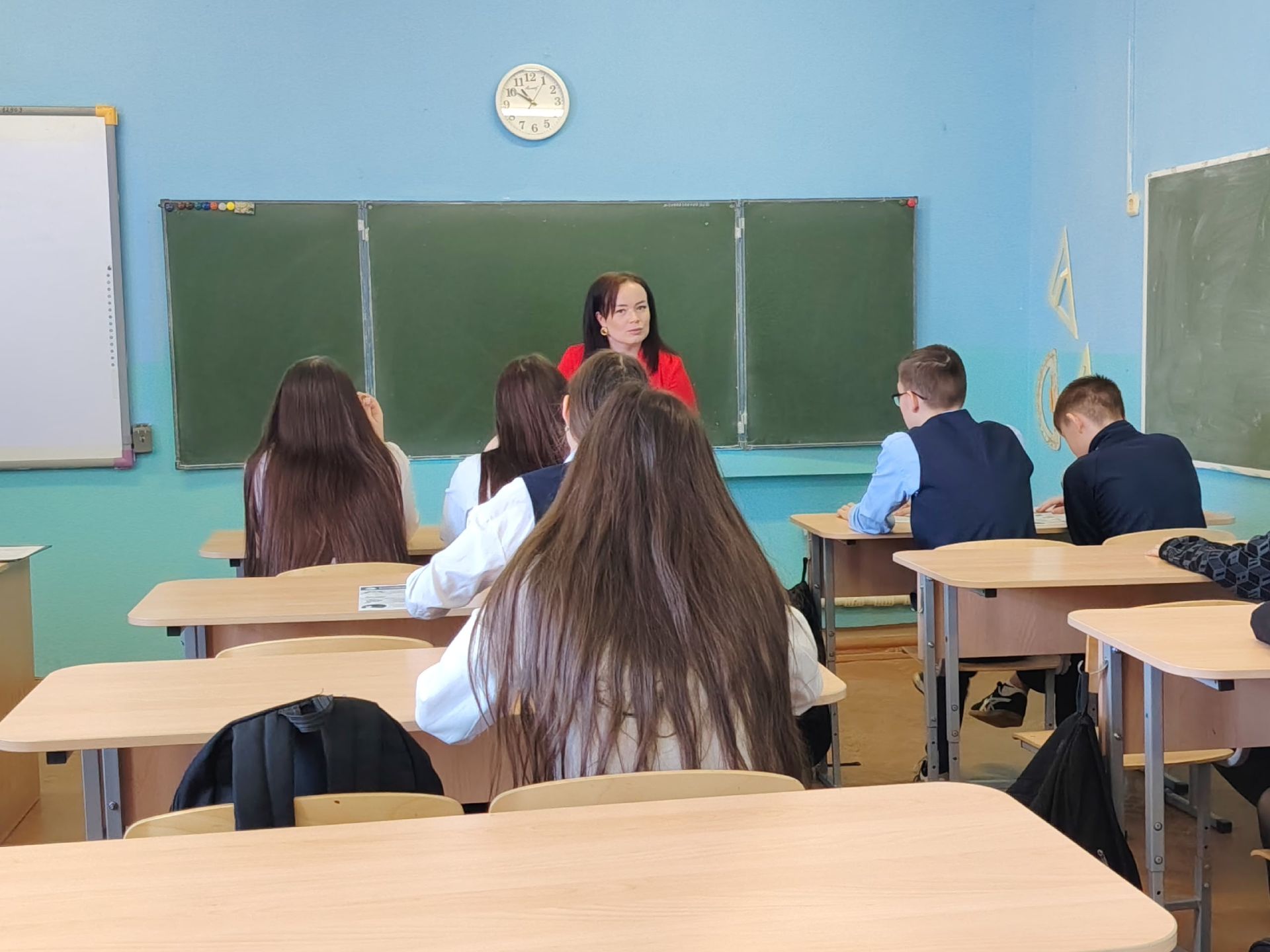 В Буинске прошел урок «Мы хотим чистого неба над головой», посвященный борьбе с терроризмом и экстремизмом