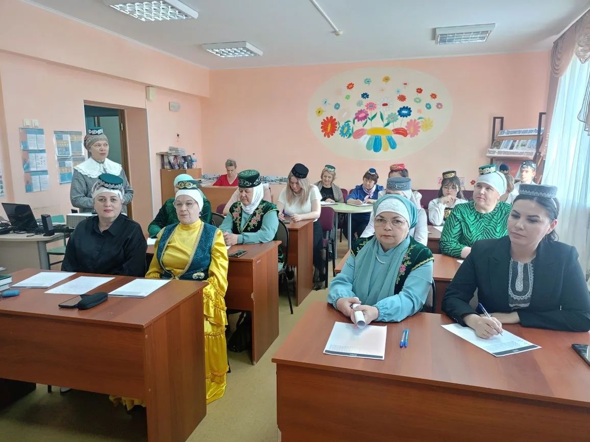 Сегодня в Буинске писали «Татарский диктант». Активное участие приняли и члены местного отделения Всемирного конгресса татар