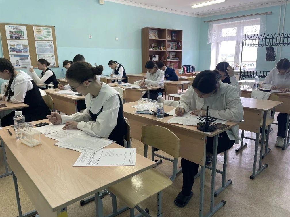 В Буинском районе прошло пробное диагностическое тестирование для выпускников 9-х классов по химии и физике