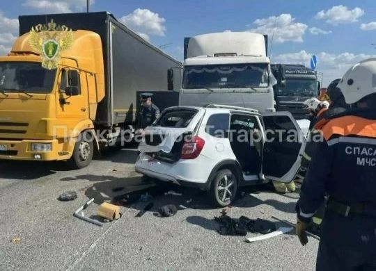 Сегодня  в Высокогорском районе в  страшной аварии погибли два буинца