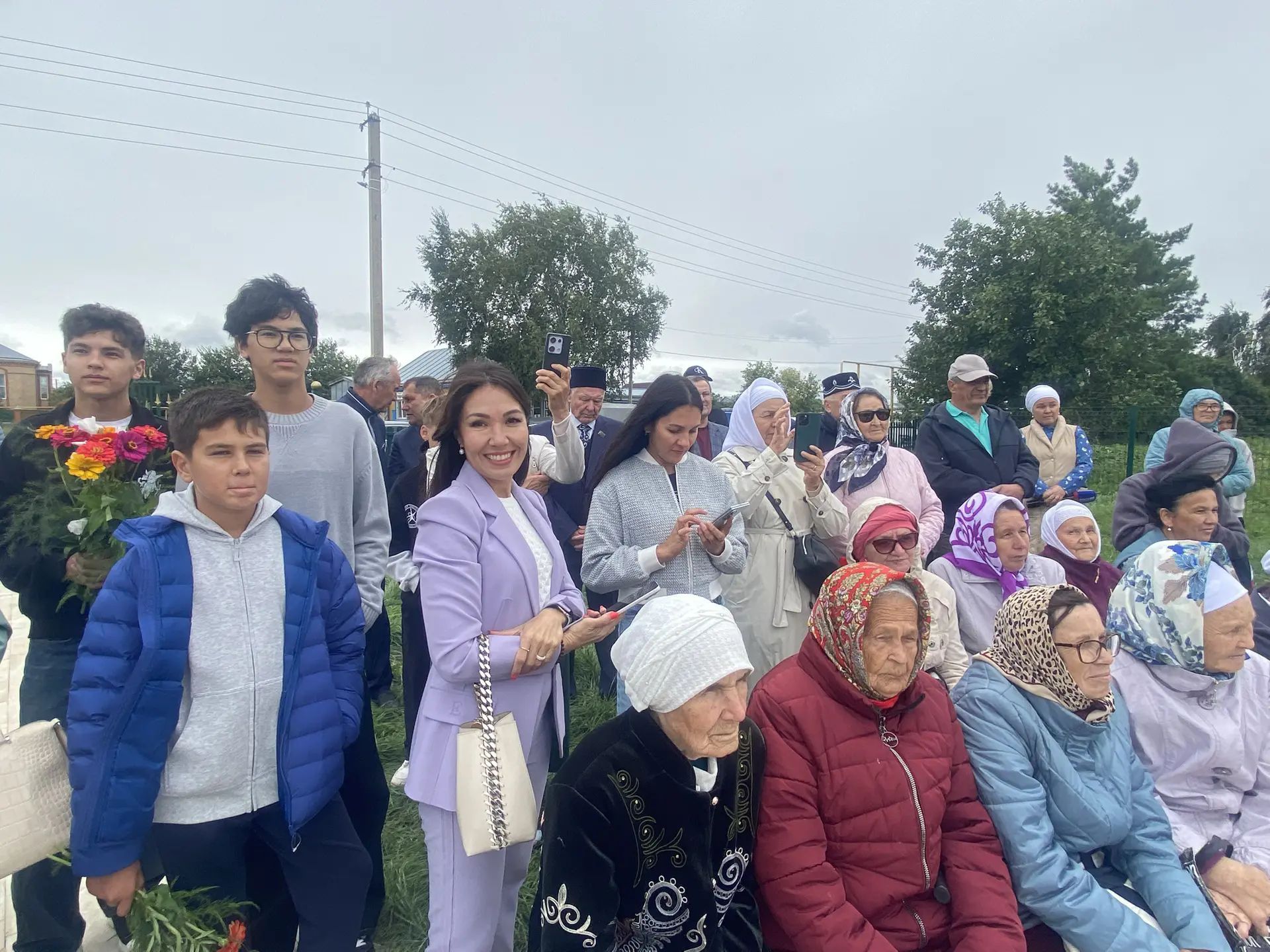 Сегодня в селе Исаково Буинского района состоялось открытие памятника учителям и презентация книги о подвиге земляков в годы Великой Отечественной войны