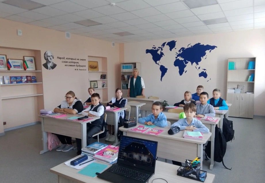 В Буинском районе ученики из восьми деревень начали учебу в отремонтированной школе