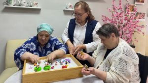 В Буинском доме-интернате применяют песочную терапию