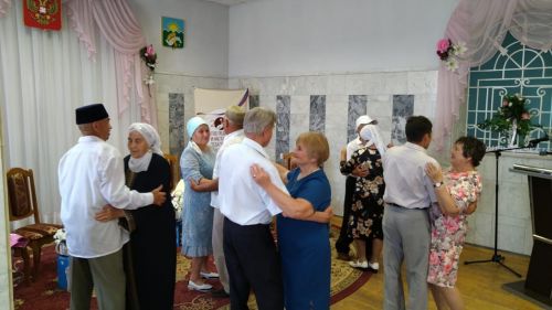 В Буинском районе поздравляли семьи,  вручили медаль «За любовь и верность» (фото, видео)