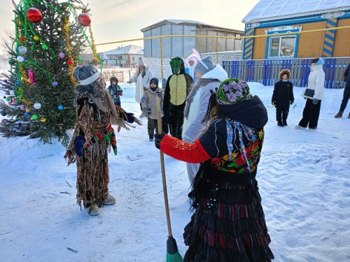 Новогодний праздник подарило детям Буинское землячество