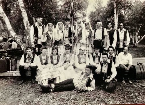 История уникального фото Буинского ансамбля «Лейсан» на  входе в Центральный парк Улан-Уде 1990 год