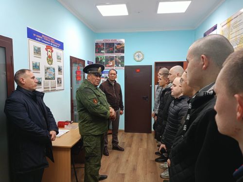 Первая группа призывников отправилась служить из Буинского района
