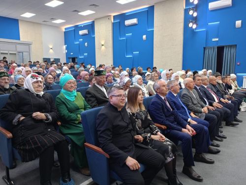 В селе Новые Тинчали Буинского района поздравили тружеников села и учителей