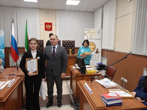 «Битва за правду»: школьники примеряли роли прокуроров и адвокатов в настоящем суде