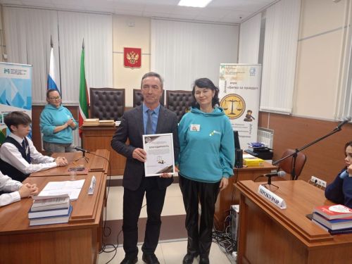 «Битва за правду»: школьники примеряли роли прокуроров и адвокатов в настоящем суде