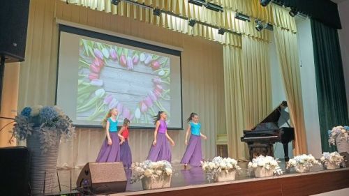 В школе искусств прошел трогательный концерт, посвященный Дню матери