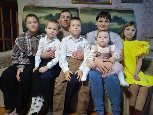 Глава Буинского района исполнил новогодние желания многодетной семьи Поповых (фото)