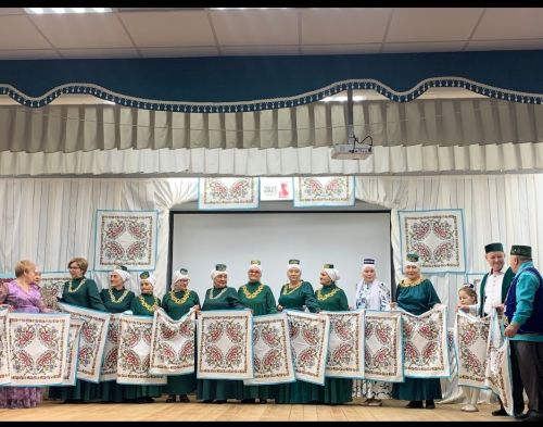 В селе Новые Чечкабы Буинского района прошло мероприятие под названием «Платки моей мамы» (фото)