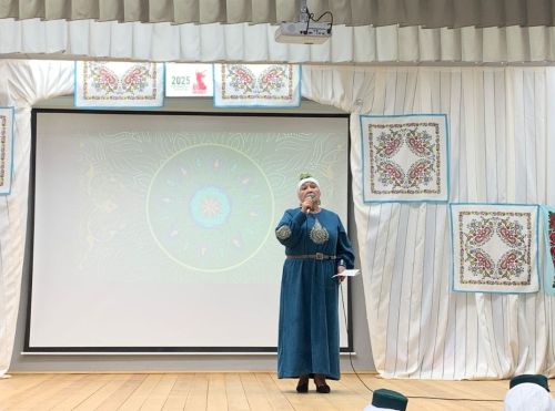В селе Новые Чечкабы Буинского района прошло мероприятие под названием «Платки моей мамы» (фото)