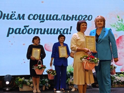 Сегодня в день профессионального праздника Буинский дом-интернат для престарелых и инвалидов назван лучшим в Республике   (фоторепортаж)