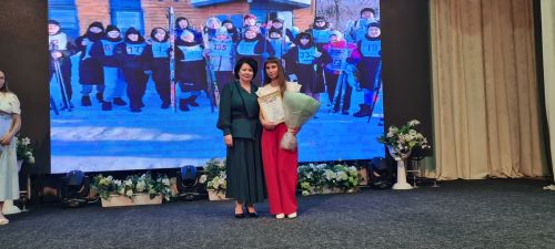 От замминистра — слова благодарности, а от главврача — белые цветы. В Буинске медработников поздравляли с профессиональным праздником (фото)