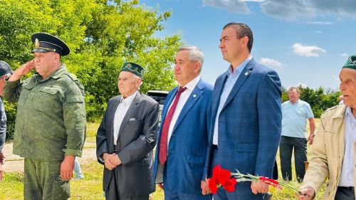 Сегодня в Буинском  районе  открыли три памятных знака, увековечивающих исчезнувшие деревни Ракитовка, Каракитан и вымирающую деревню Ак-Куль (фото)