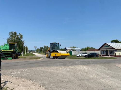 В Буинском районе начали строить дороги на средства самообложения (+фото)