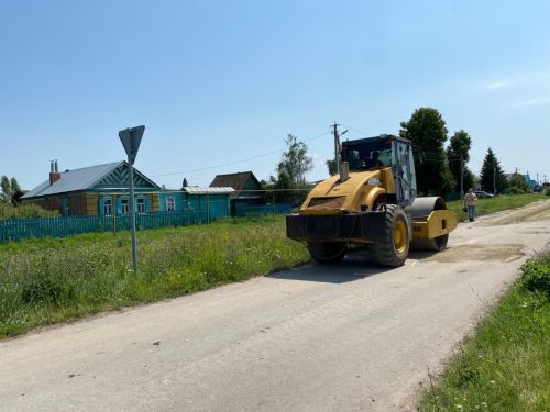 В Буинском районе начали строить дороги на средства самообложения (+фото)