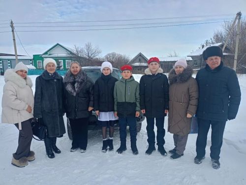 В Буинском районе 90-летний Сахау Рахимов встретил гостей с гармошкой и песнями