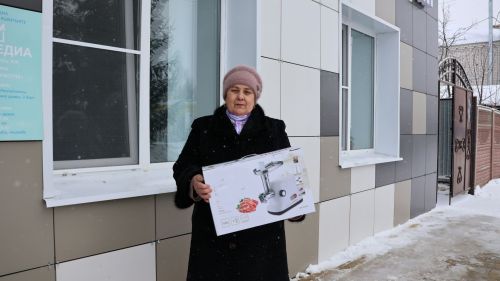 Из Буинской редакции набор кастрюль достался  учительнице гимназии имени Мулланура Вахитова, а из детского сада «Йолдызкай» подарки получили три сотрудника (фото)