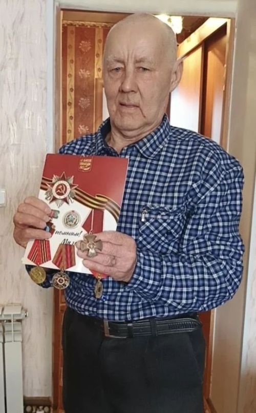 Рашид Камалетдинов из Буинска вспоминает о Чернобыле: “Работа, сливающаяся с ночью, запах йода в воздухе, странная тишина и месяцы проведенные между жизнью и смертью”