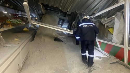 В Буинске под тяжестью снега обрушилась крыша магазина. Пострадала женщина