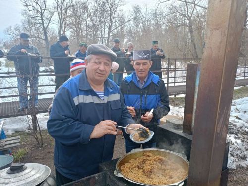 В селе Черки-Дюртиле Буинского района Навруз отметили по-особенному: жители пригласили русский фольклорный ансамбль из соседнего Большого Фролово
