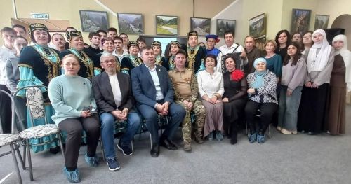 В Буинском краеведческом музее состоялось открытие персональной выставки картин Василя Загретдинова